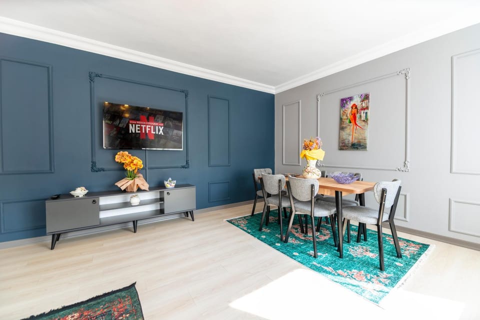 Communal lounge/ TV room, Living room, Decorative detail, Seating area, Dining area