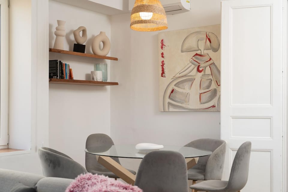 Living room, Decorative detail, Seating area, Dining area, air conditioner