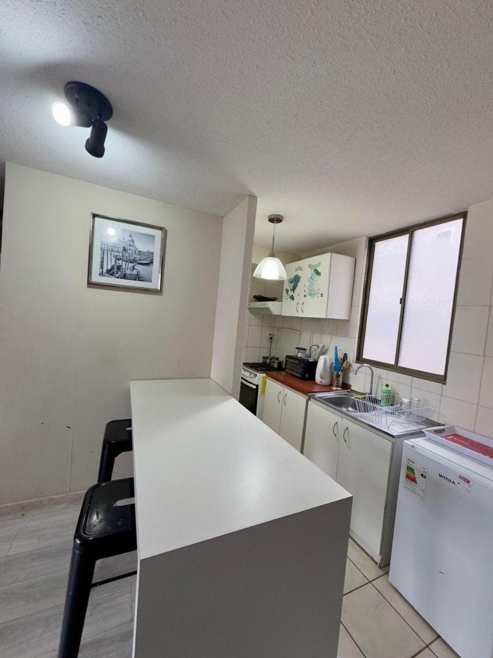 Dining area, minibar