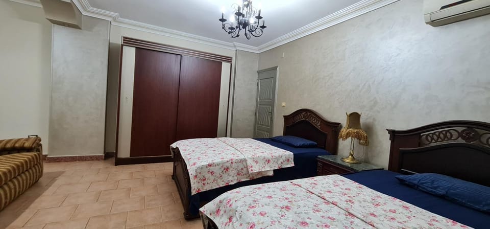 Bed, Photo of the whole room, Seating area, Bedroom, air conditioner