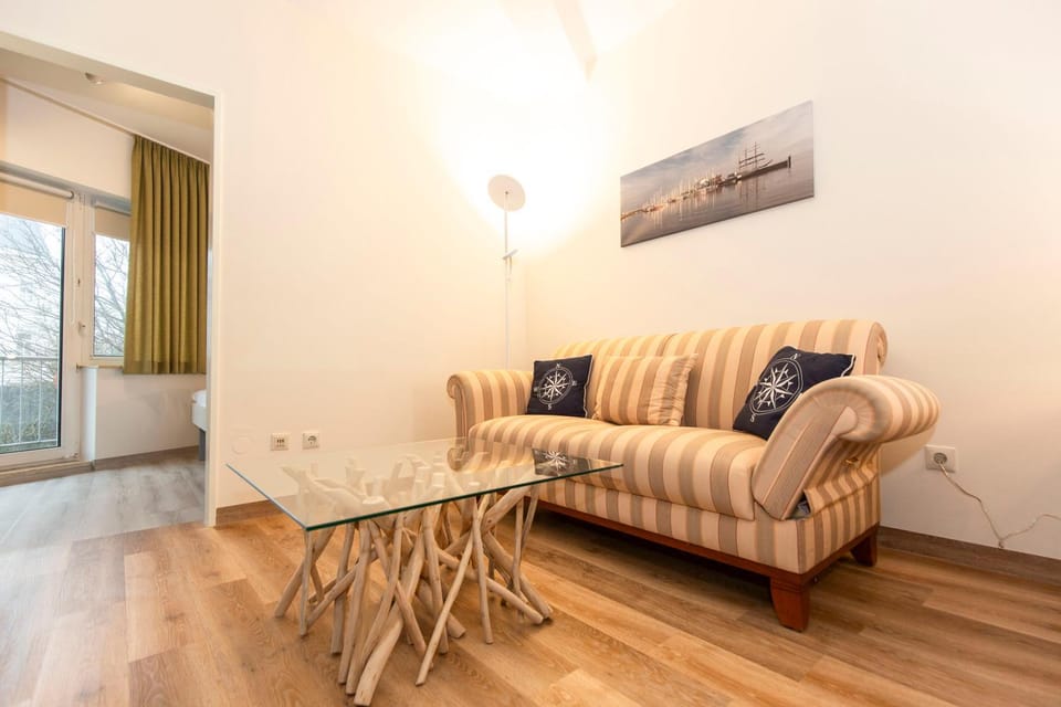 Marina 94-Links Apartment in Cuxhaven
