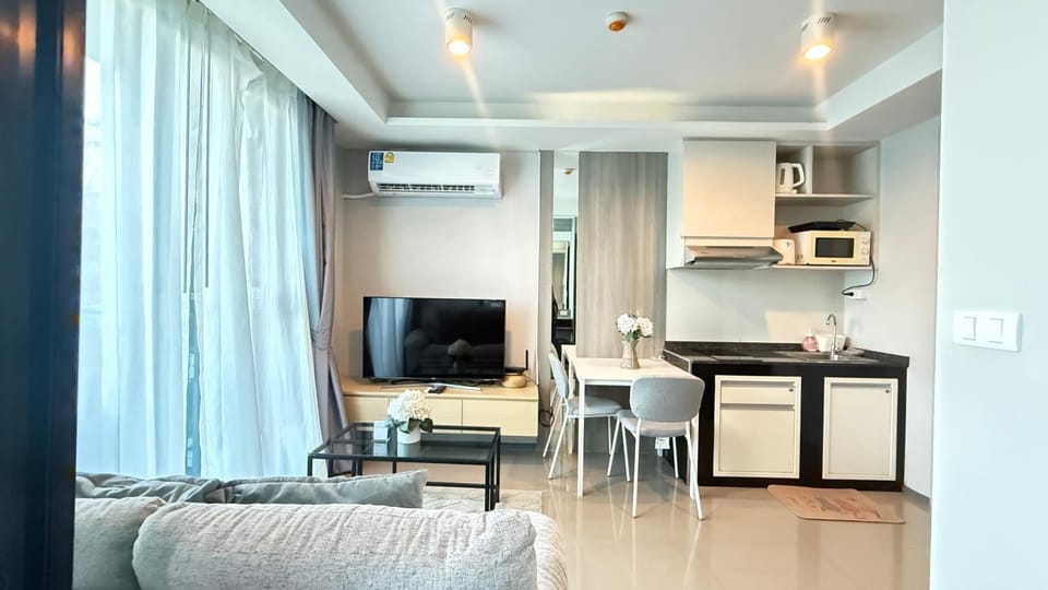 TV and multimedia, Kitchen or kitchenette, Living room