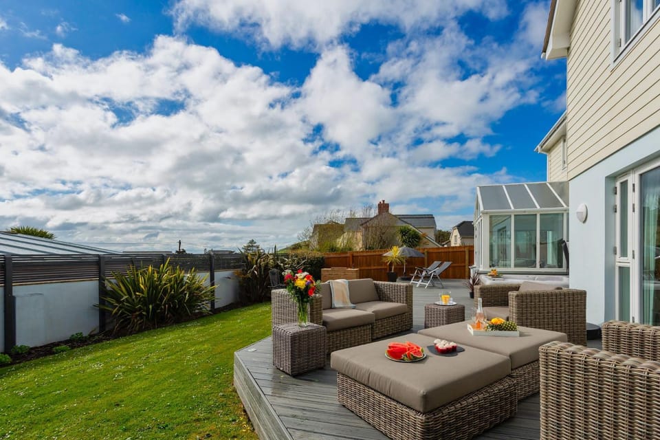 Property building, Balcony/Terrace