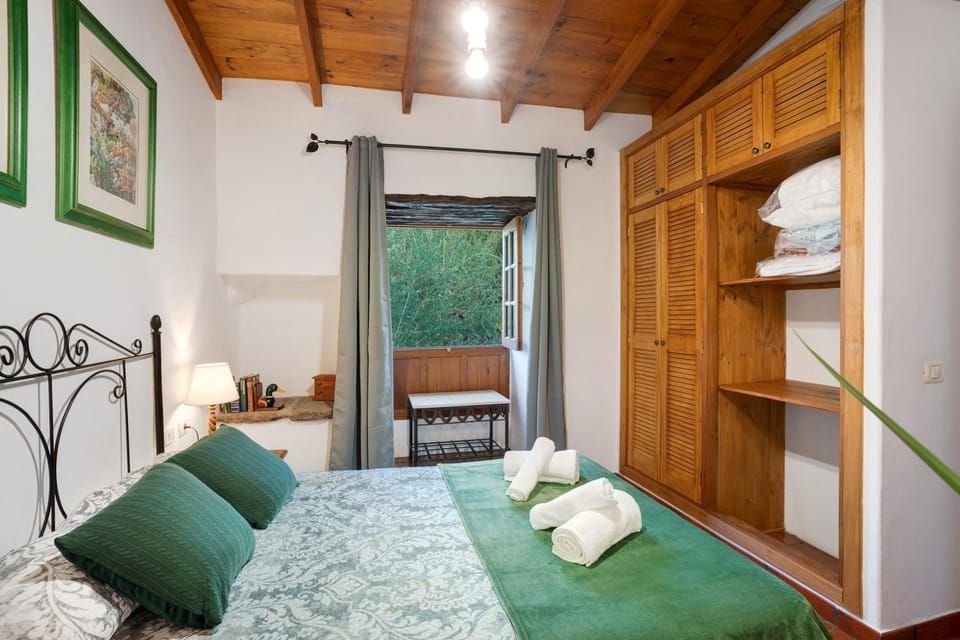 Property building, Living room, Bedroom