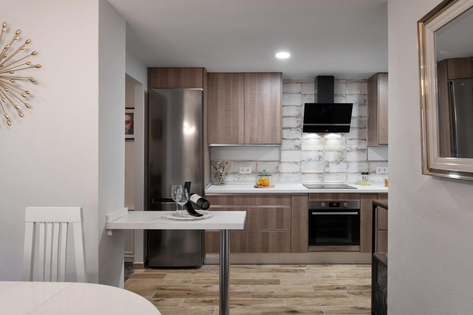 Kitchen or kitchenette, pet friendly, stove