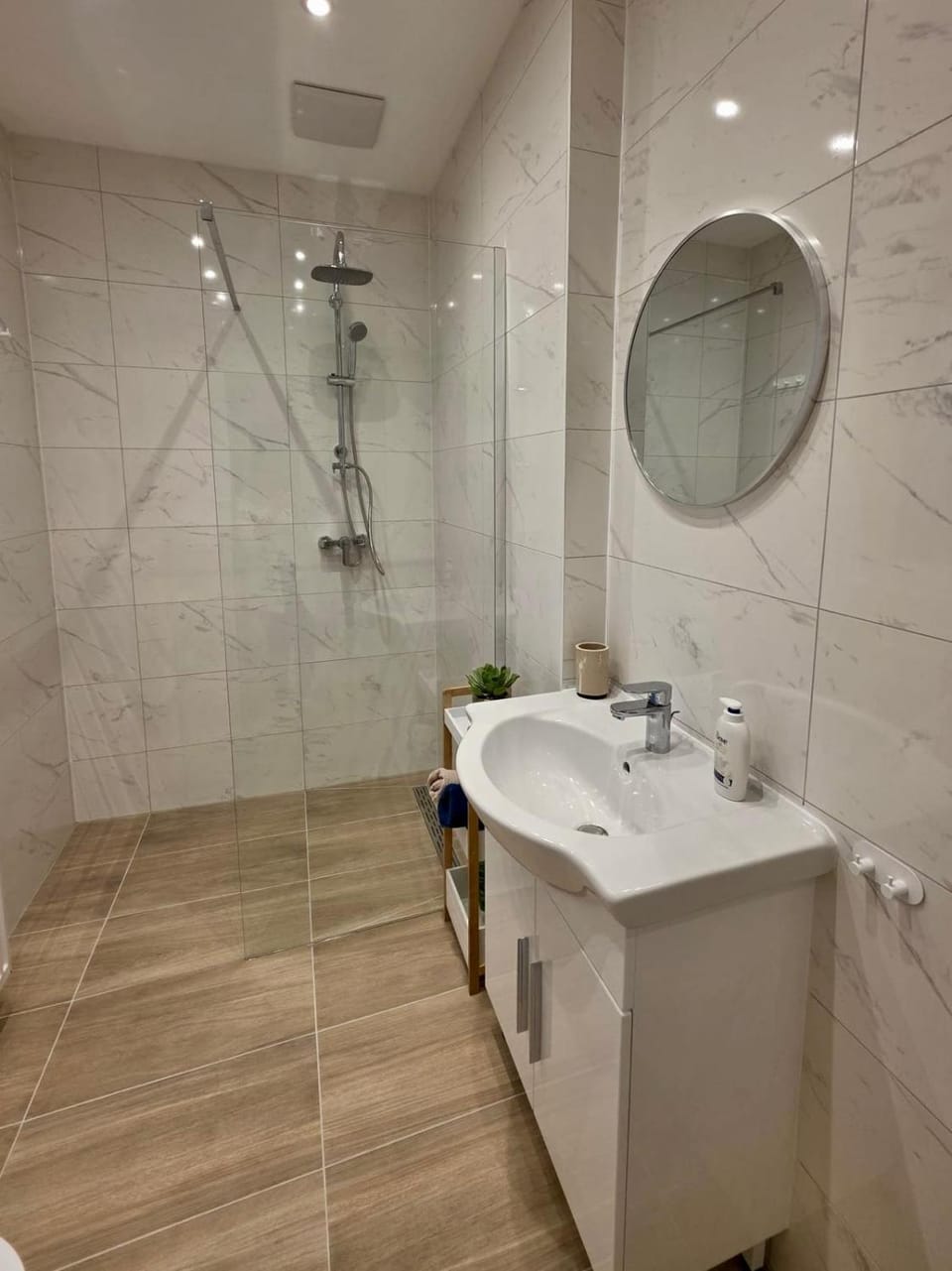 Shower, Bathroom