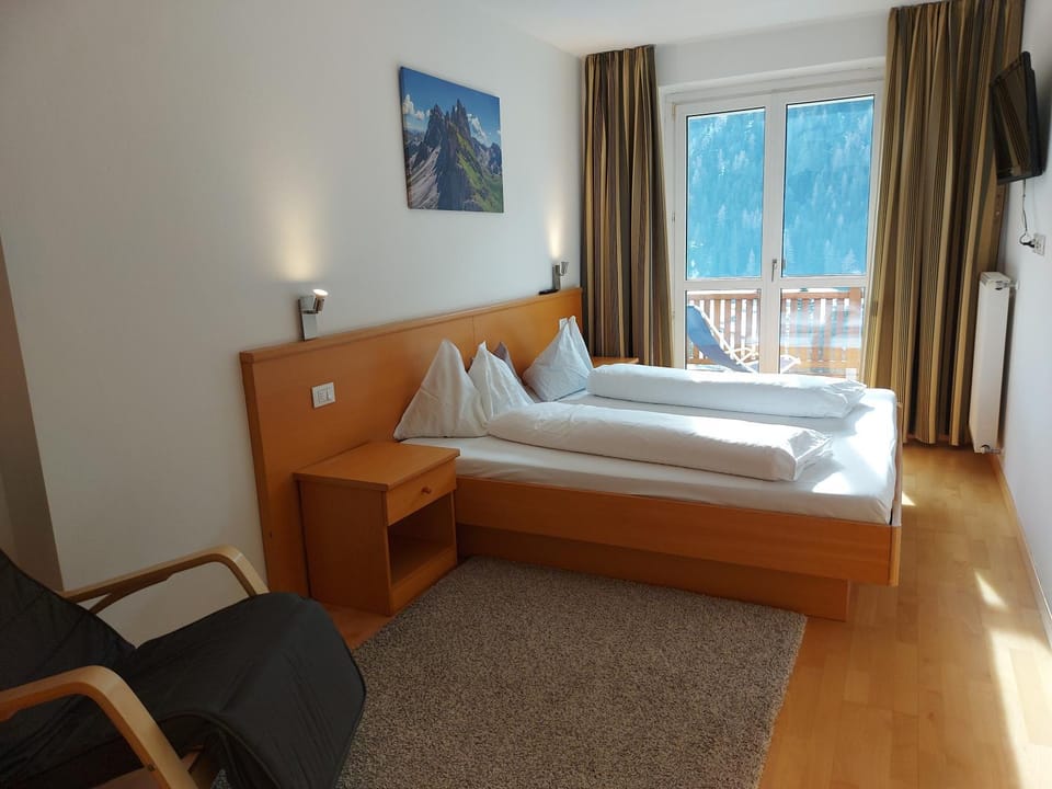 Property building, Living room, Bedroom