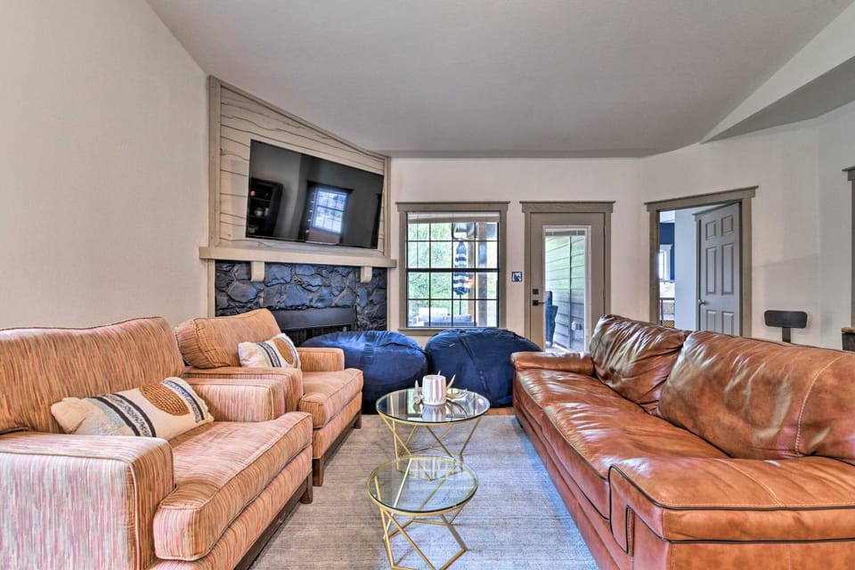 Graford Cabin w/ Rooftop Deck & Lake Views! Cabin in Possum Kingdom Lake