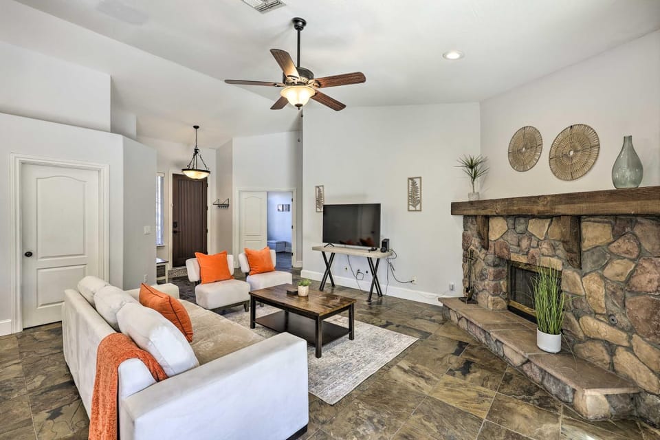 Tee Off, Relax Poolside! Family Home in Scottsdale House in Kierland