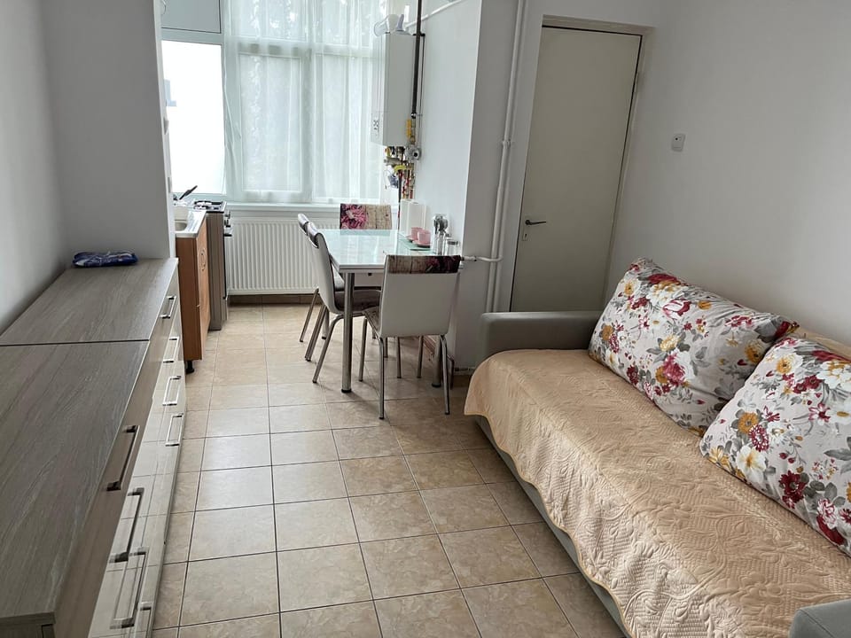 Living room, Photo of the whole room, Bedroom