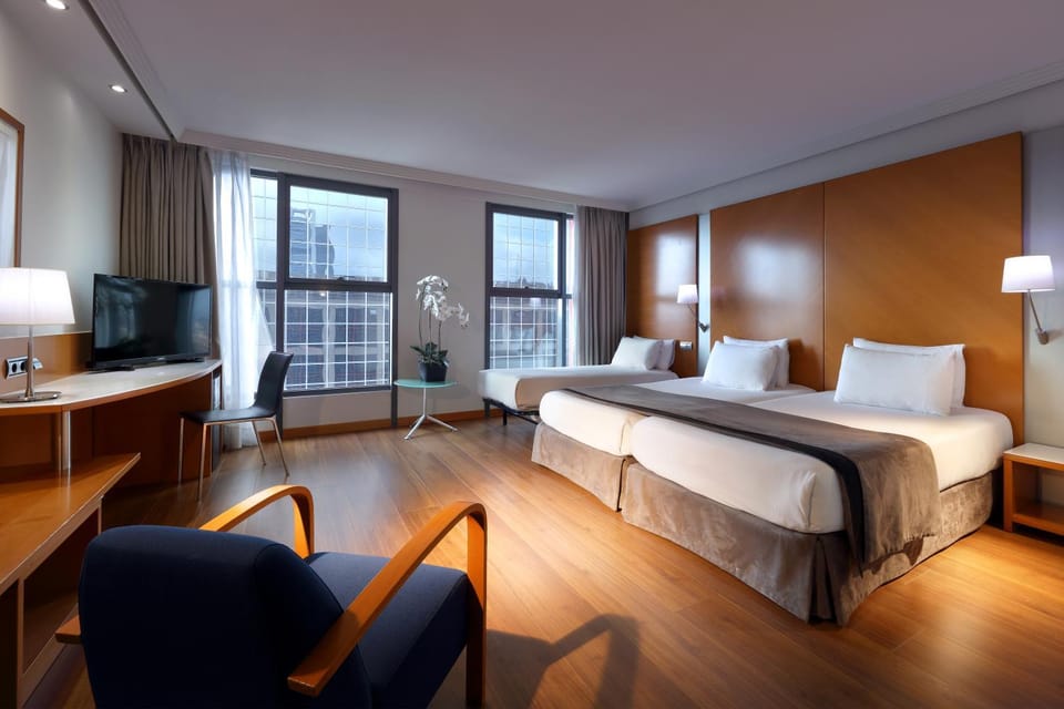 Bed, Bathroom, Bedroom