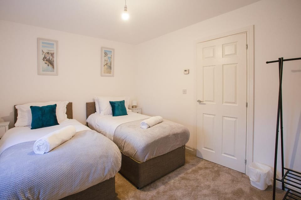 Cosy 2-bed home - For Company contractor and Leisure stays - NEC, Airport, HS2, Contractors, Resort World House in Metropolitan Borough of Solihull