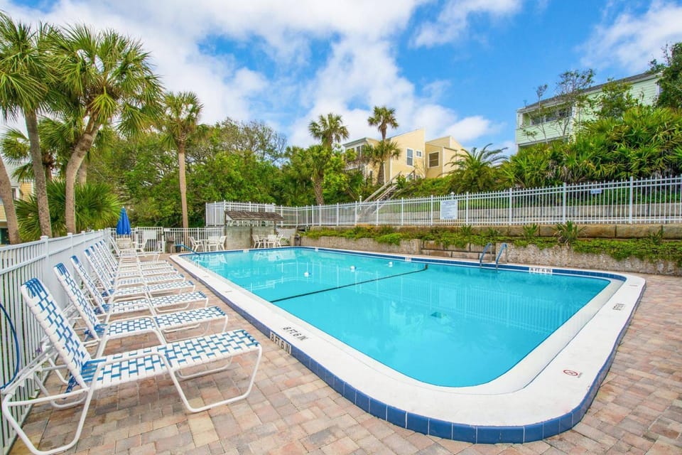 Island Palms Retreat House in Butler Beach