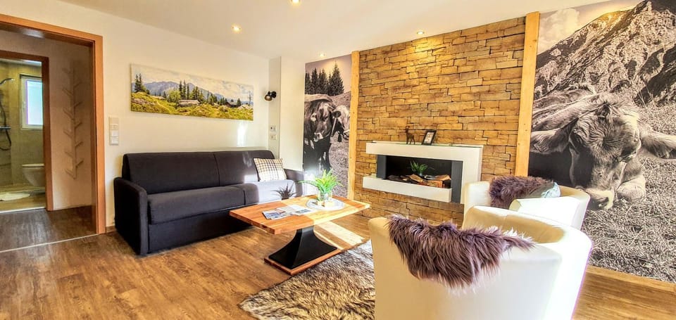 Staff, Living room
