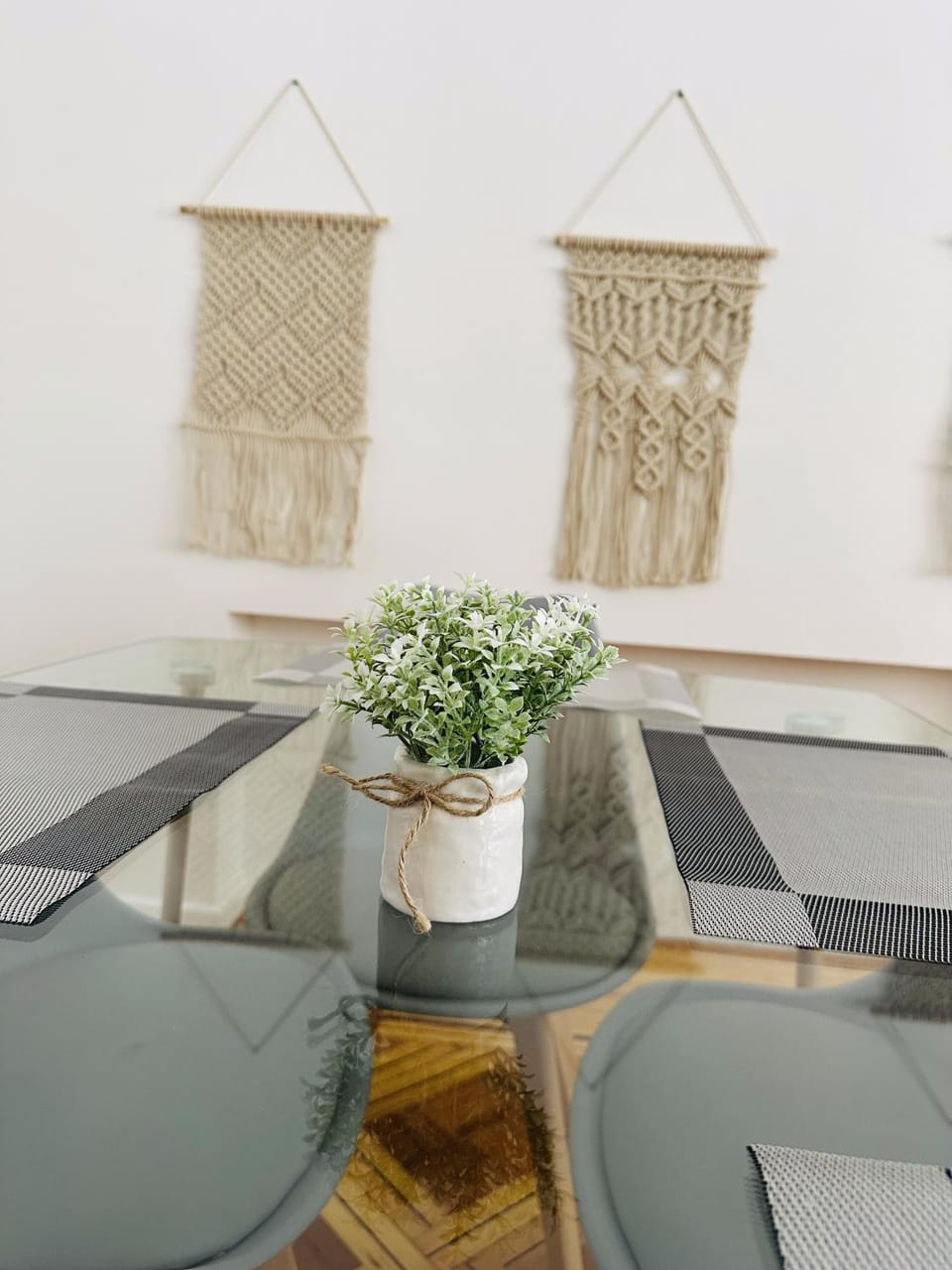 Living room, Internal: Not applicable to any particular room