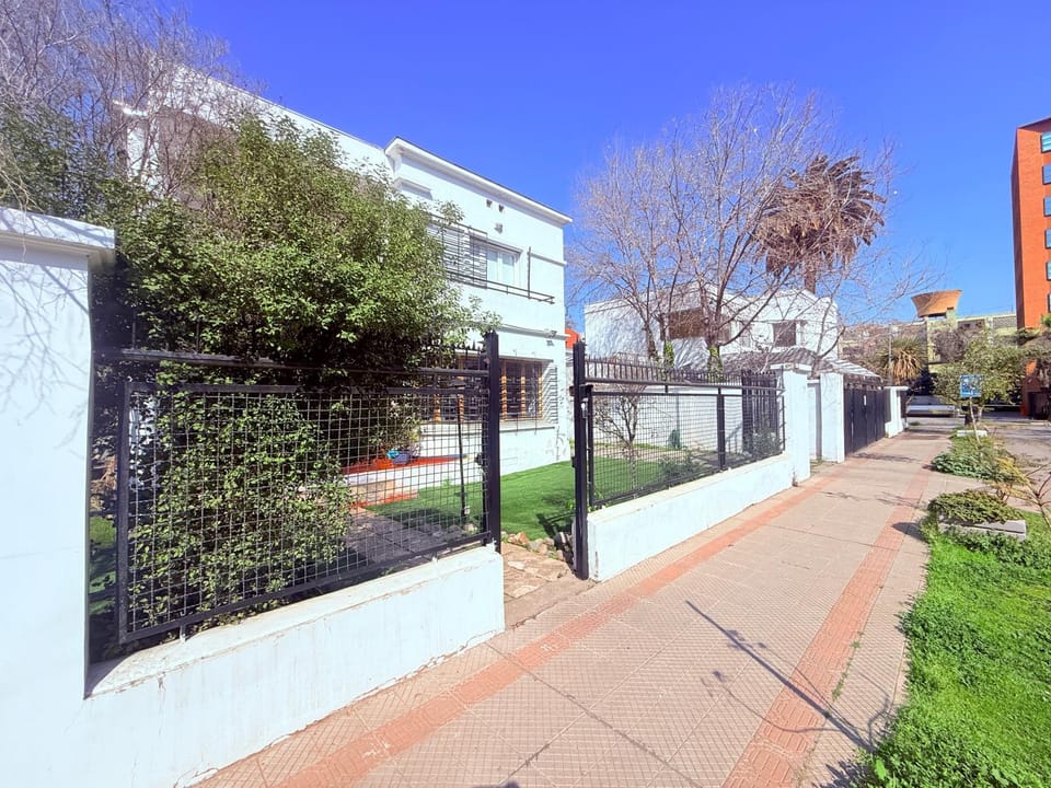 Property building, Spring, Day, Neighbourhood, Street view