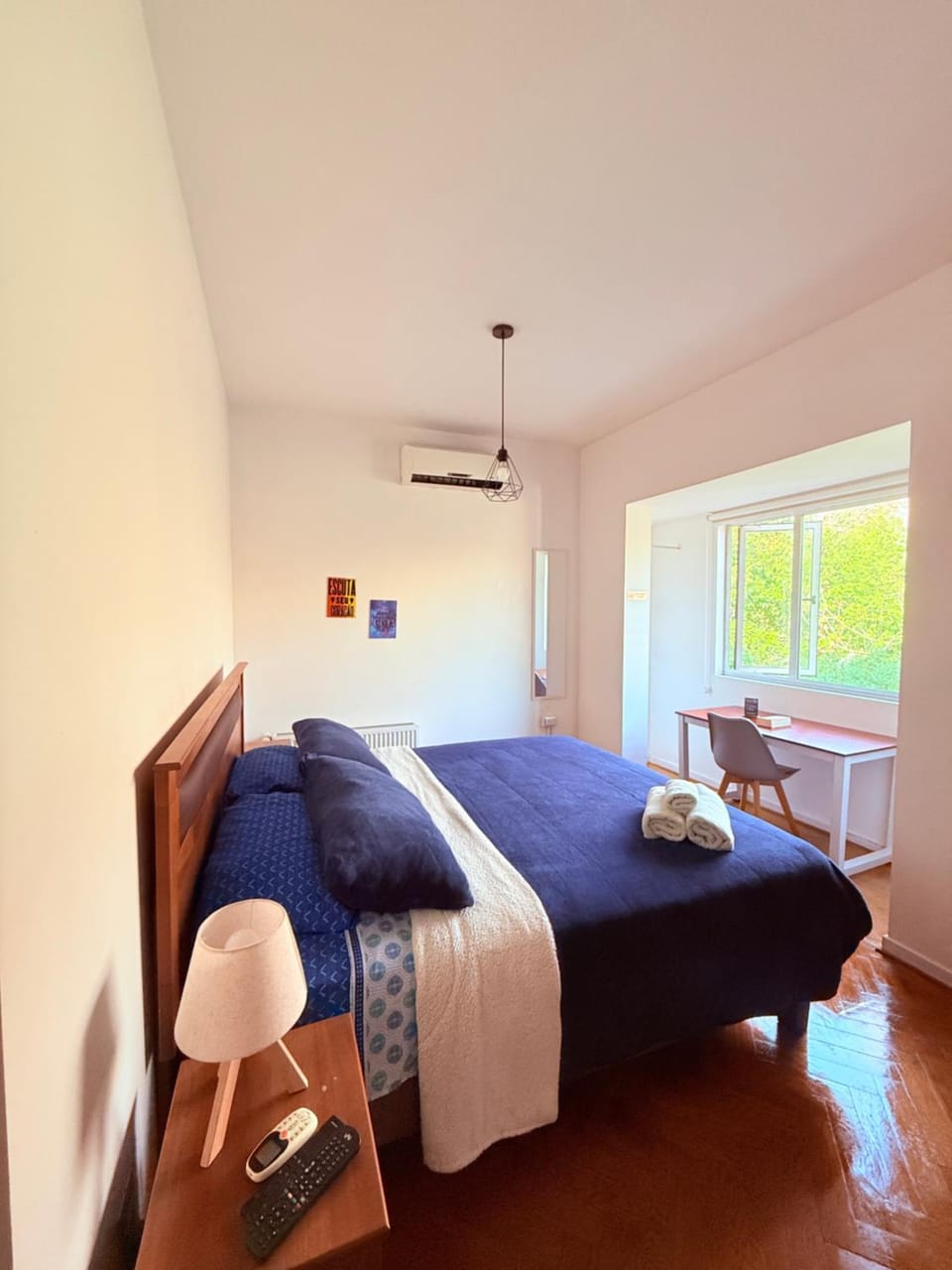 Bed, Photo of the whole room, Bedroom, air conditioner