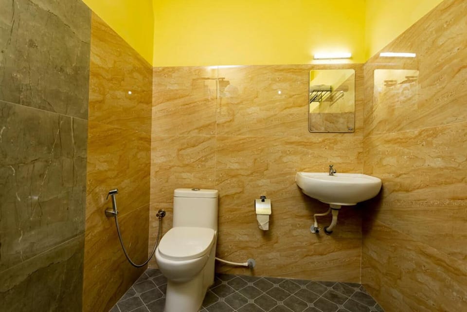 Bathroom, Dining area