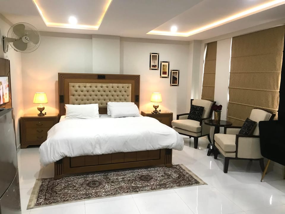 Seating area, Bedroom