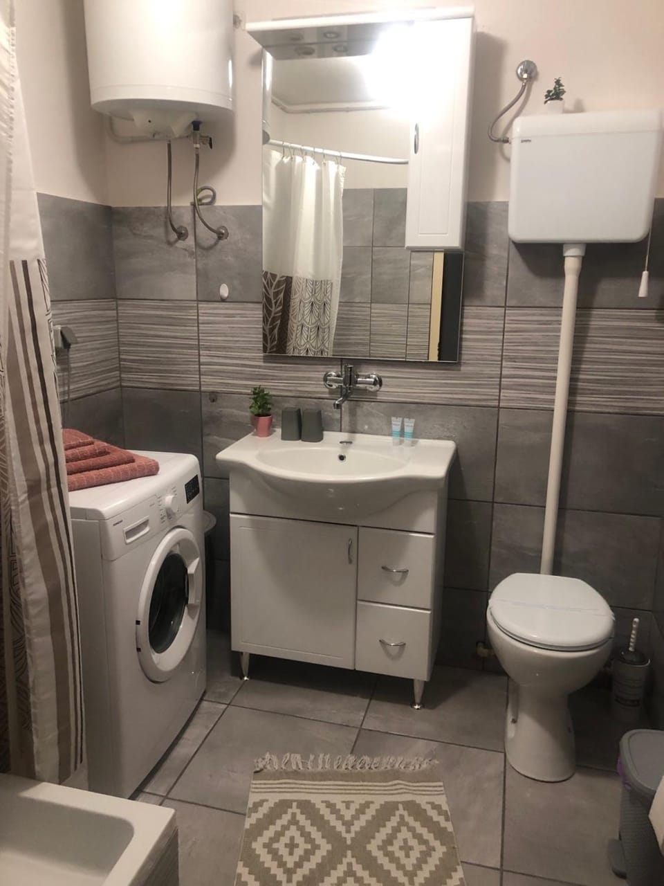Shower, Bathroom, towels, washing machine