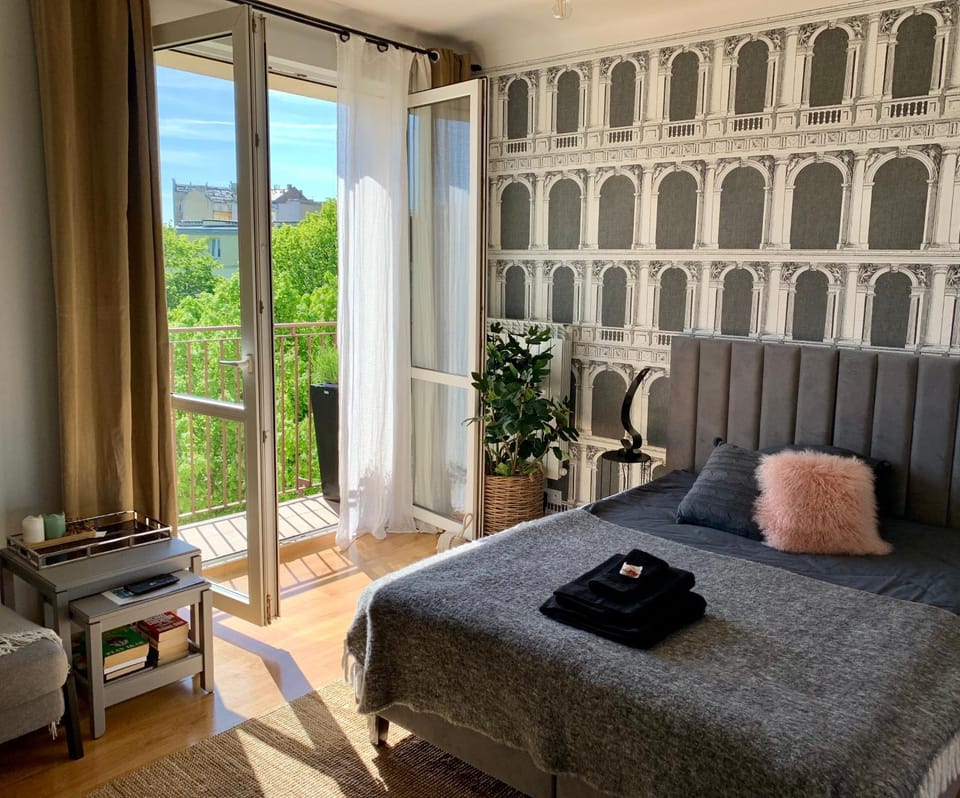 Bed, View (from property/room), Balcony/Terrace, Living room, Photo of the whole room, Seating area, Bedroom, towels