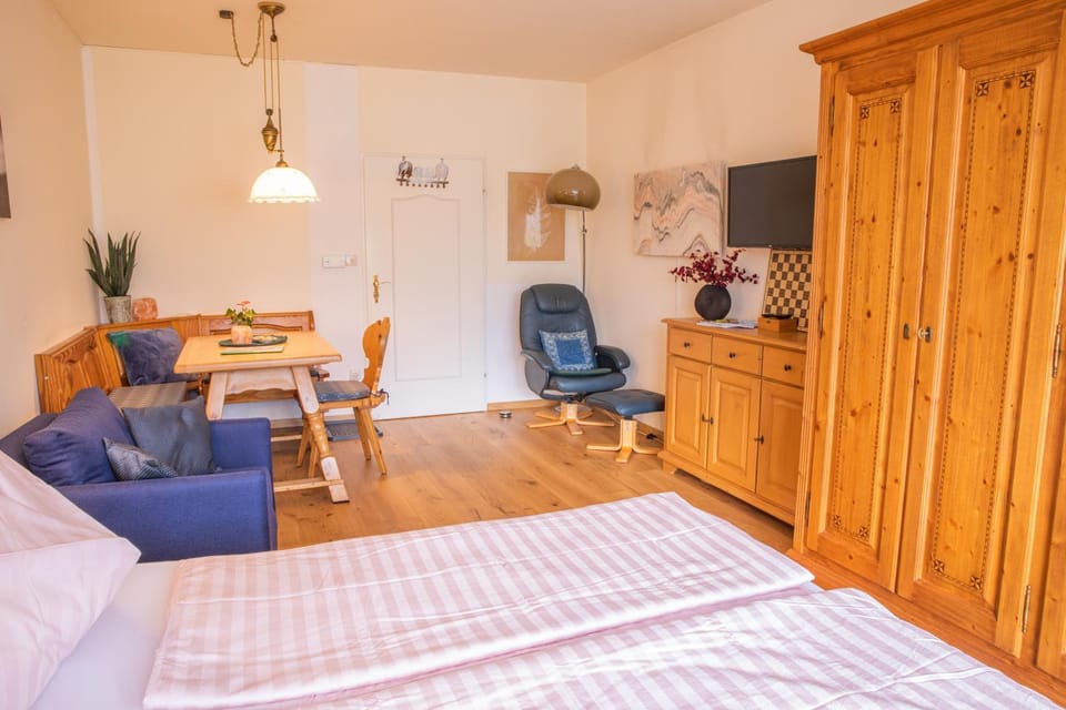 Living room, Bedroom