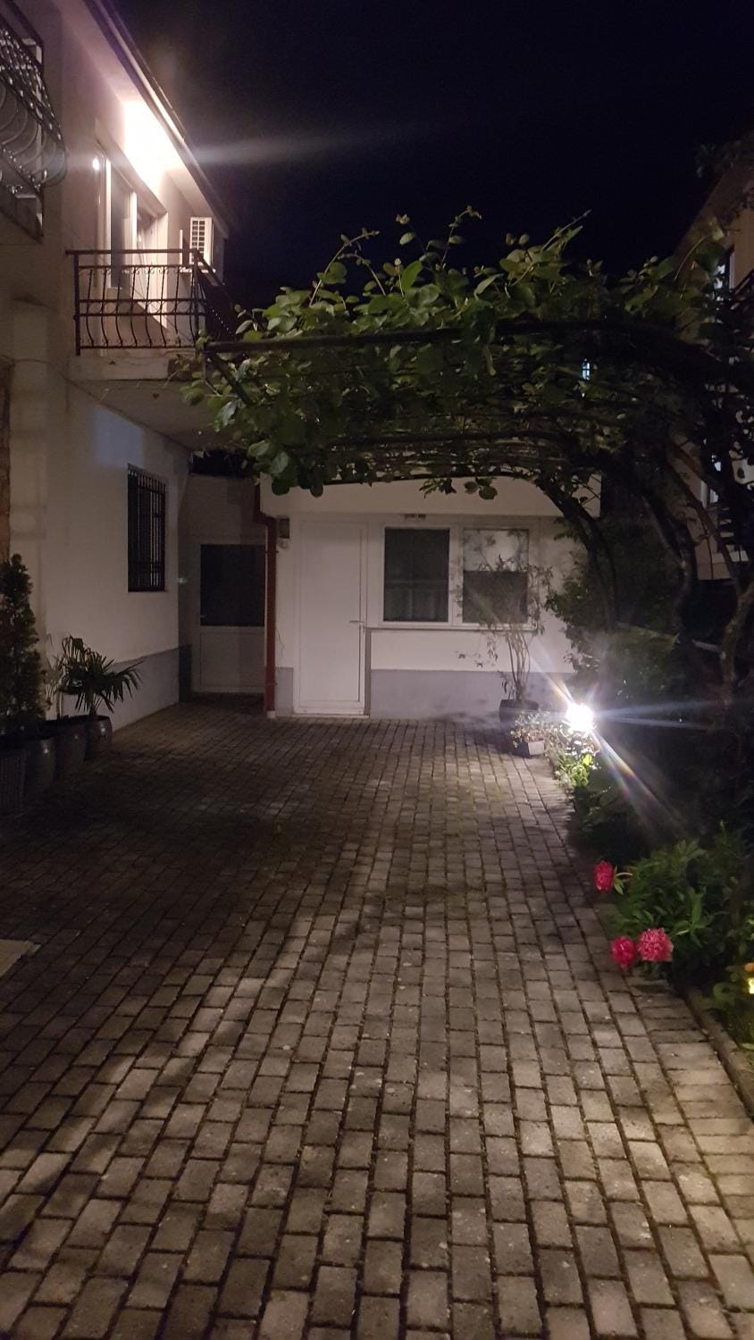 Property building, Garden, Parking