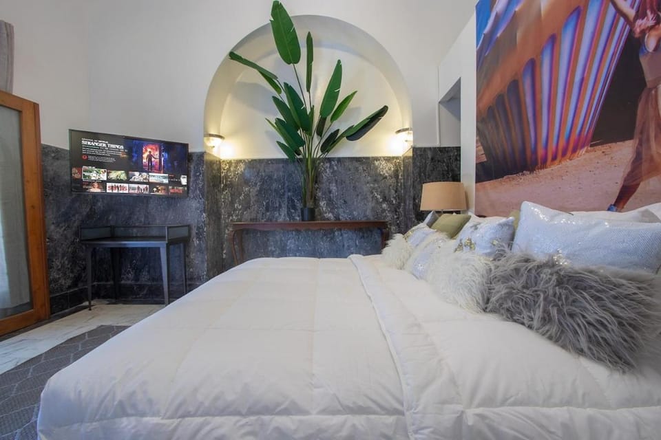 Bed, TV and multimedia, Other, Photo of the whole room, Bedroom
