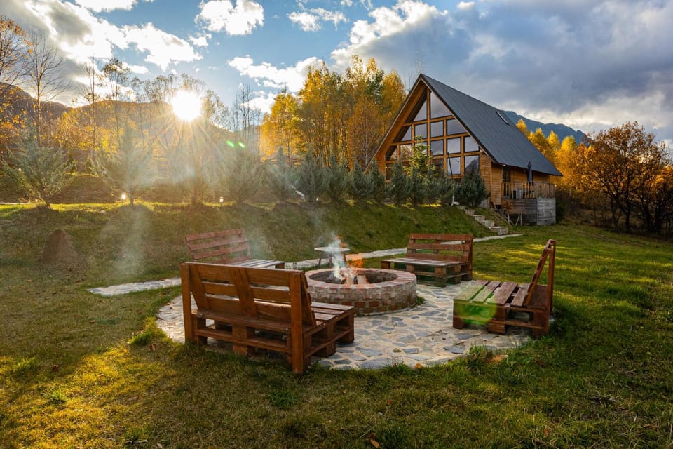 Property building, Natural landscape, Autumn, Garden view