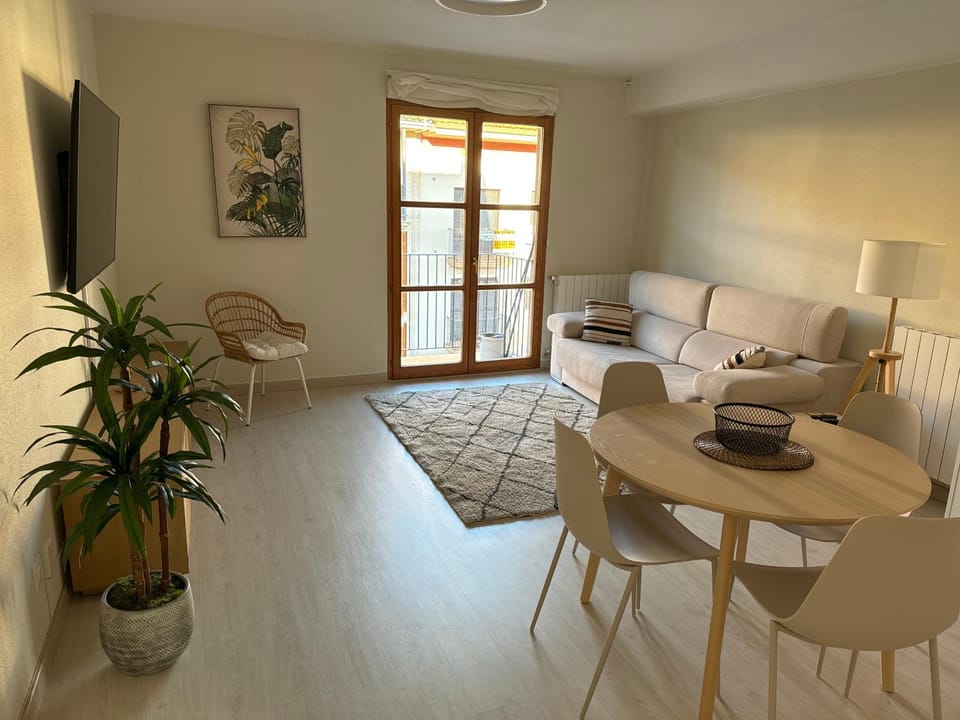 TV and multimedia, Living room, Dining area
