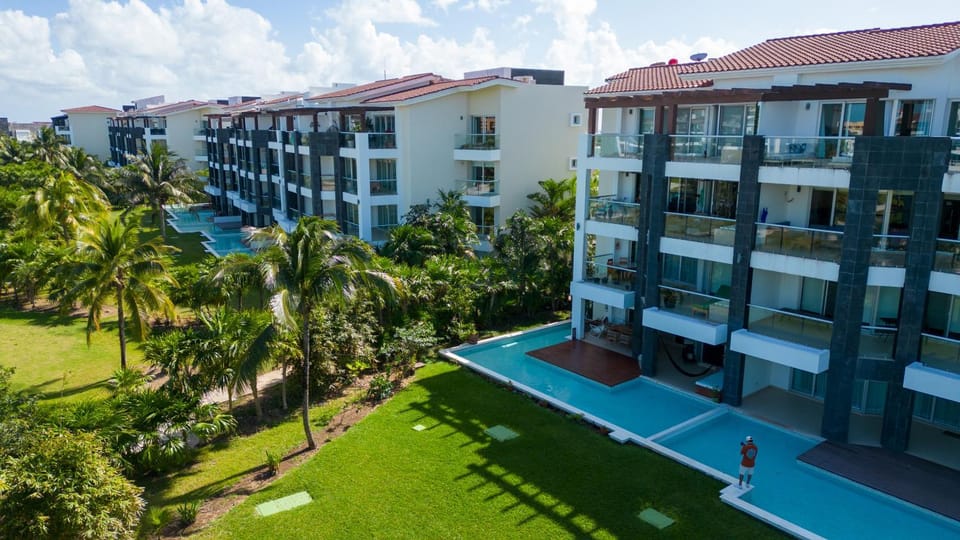 Property building, Swimming pool