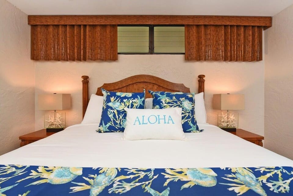 Papakea F208 · PK F208 Kaanapali BeachFront Condo w Ocean Views House in Kaanapali