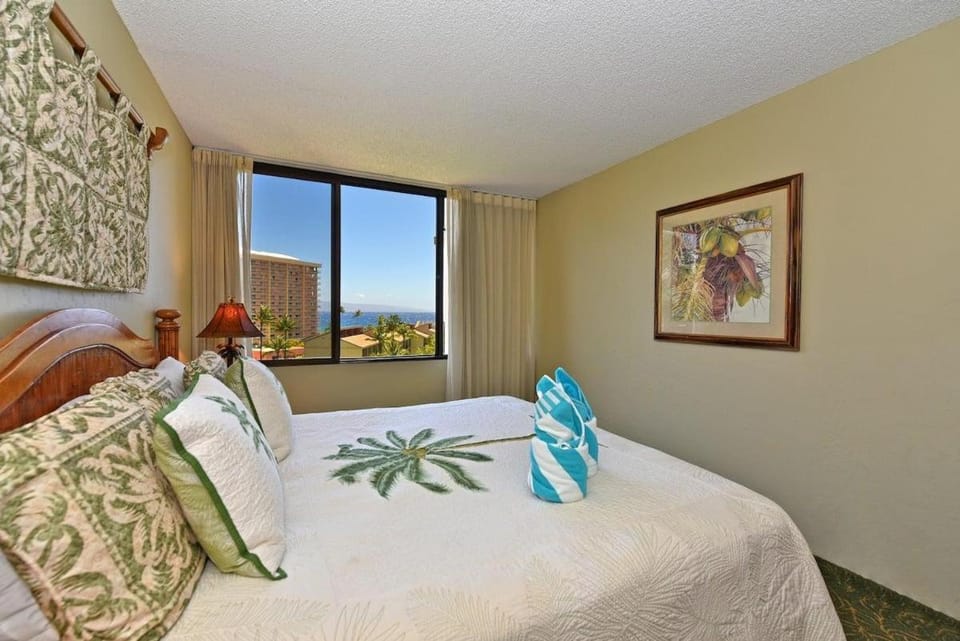 Kaanapali Shores 819 · KS 819 Spacious 1BD with Ocean Views & Ce House in Kaanapali