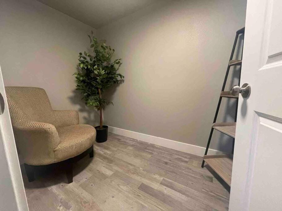 Quaint new renovation perfect for your large group House in Billings