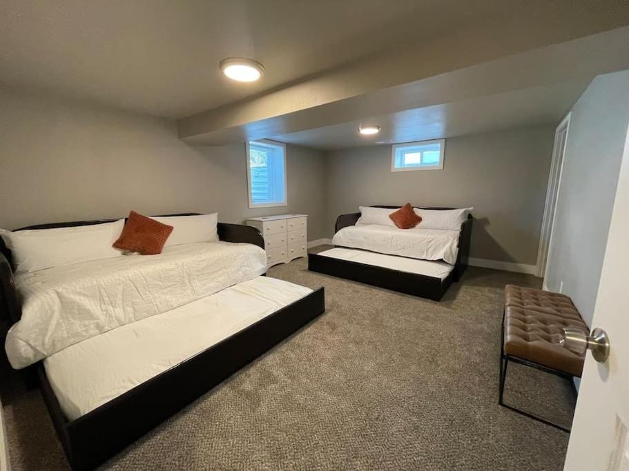 Quaint new renovation perfect for your large group House in Billings