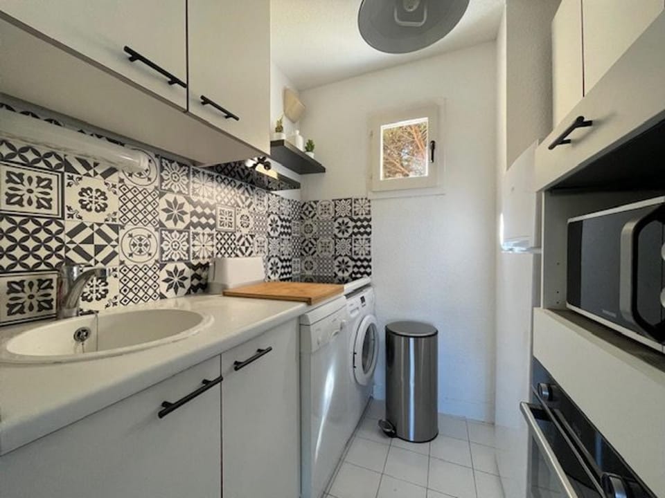 Charmant 3 pièces climatisé avec terrasse au Lavandou - FR-1-308-168 Apartment in Le Lavandou