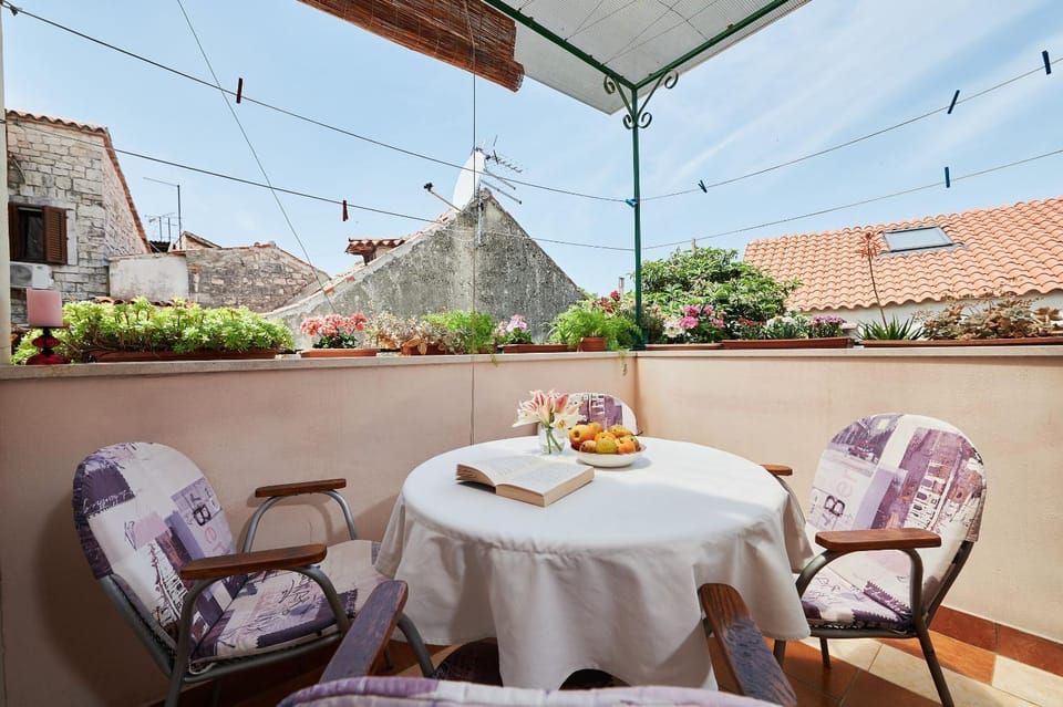 Balcony/Terrace, Landmark view