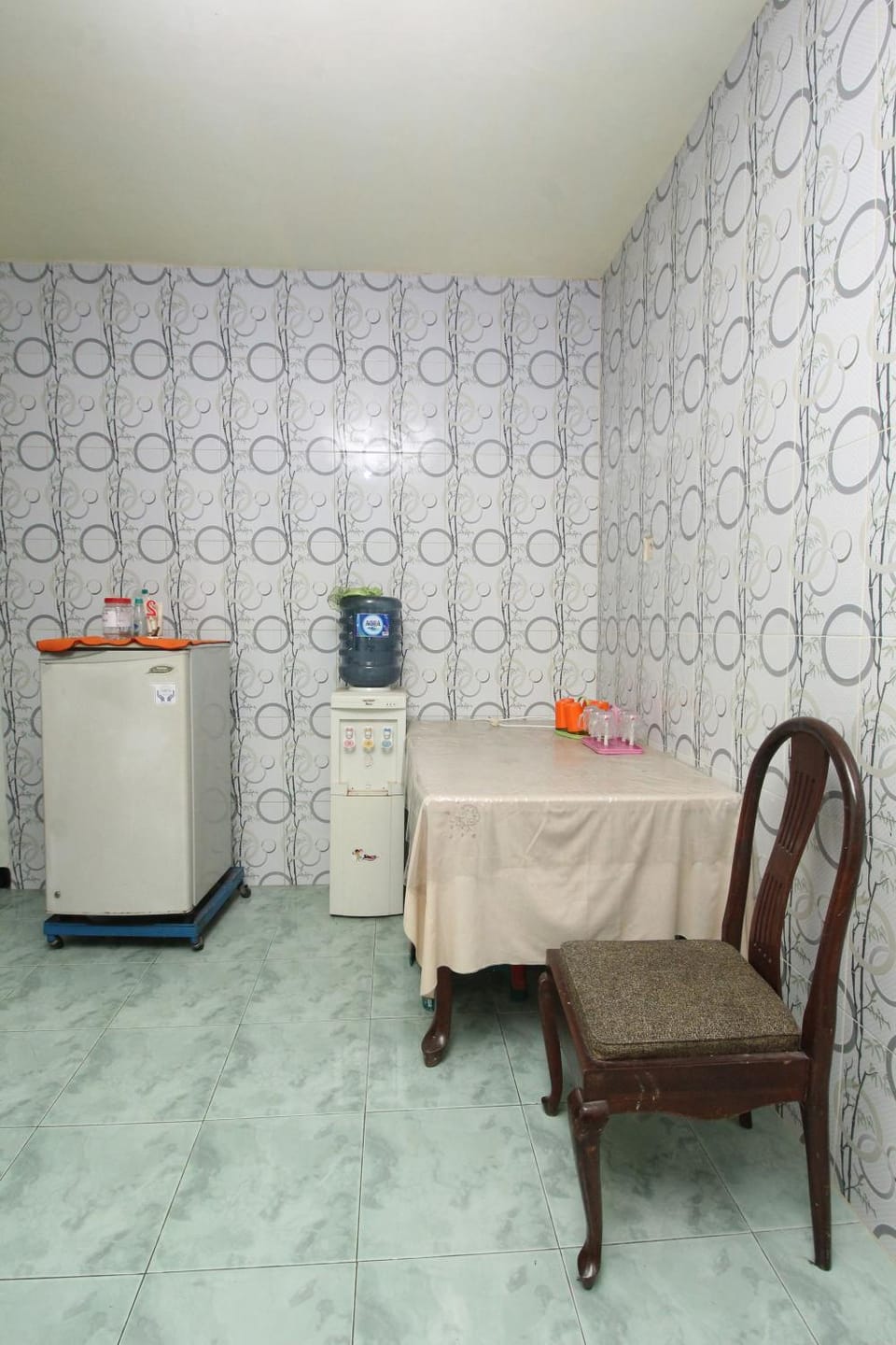 Restaurant/places to eat, Dining area