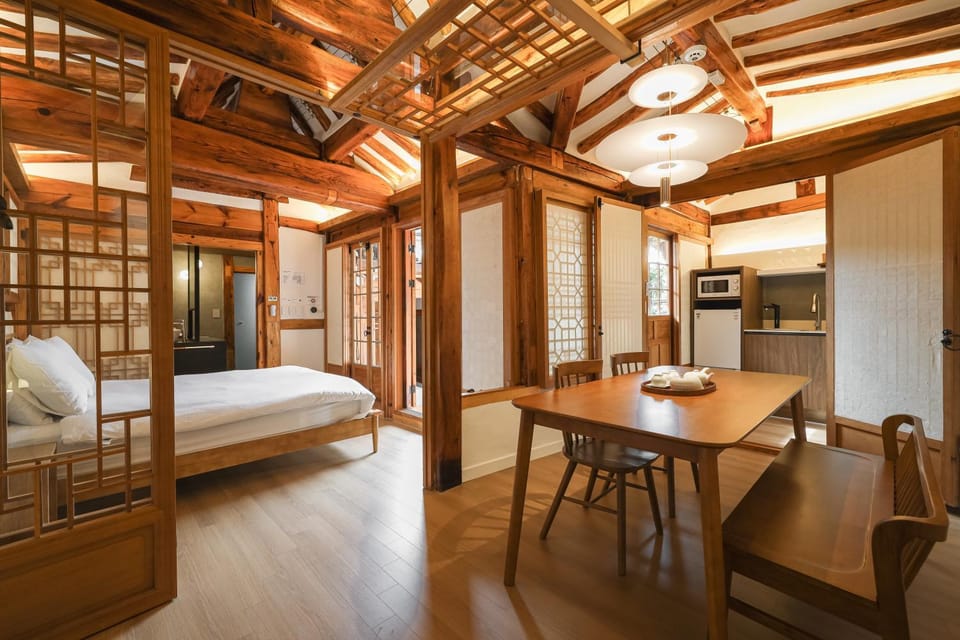 Living room, Dining area, Bedroom