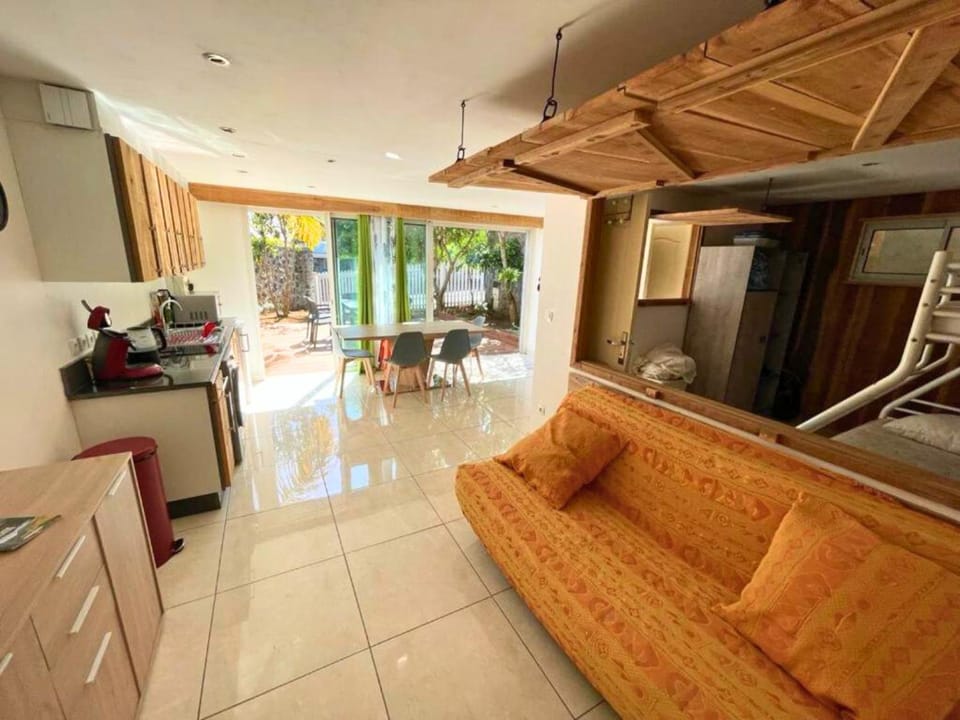 TV and multimedia, Kitchen or kitchenette, Living room