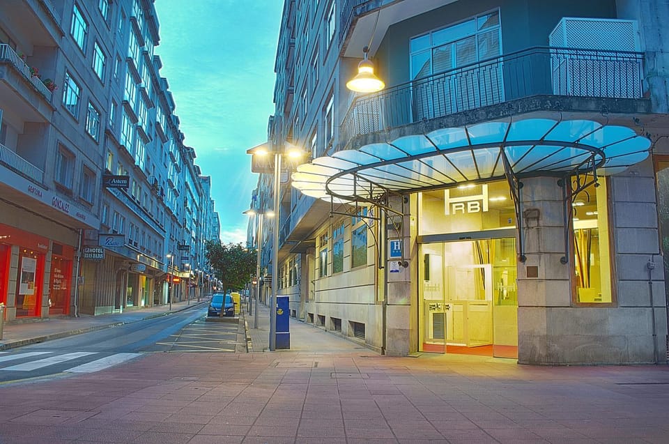 Property building, Facade/entrance, Lobby or reception