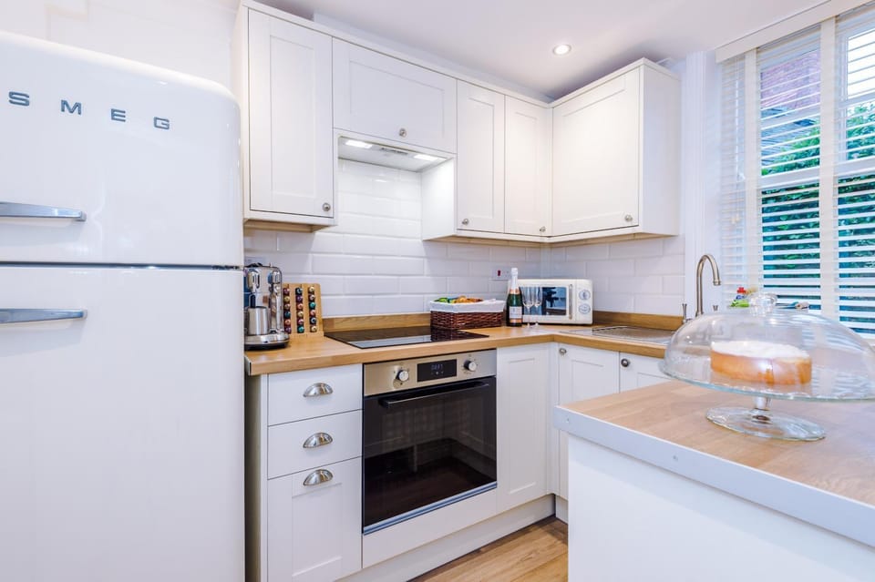 Coffee/tea facilities, Kitchen or kitchenette, dishwasher, minibar, pet friendly, stove, toaster, kitchen, kitchen