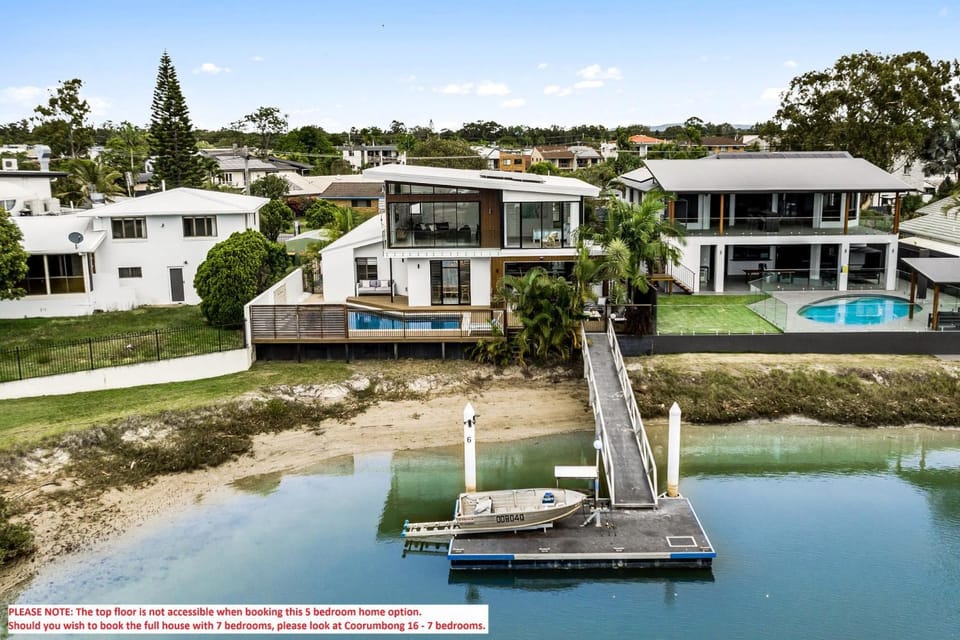Property building, River view, Swimming pool