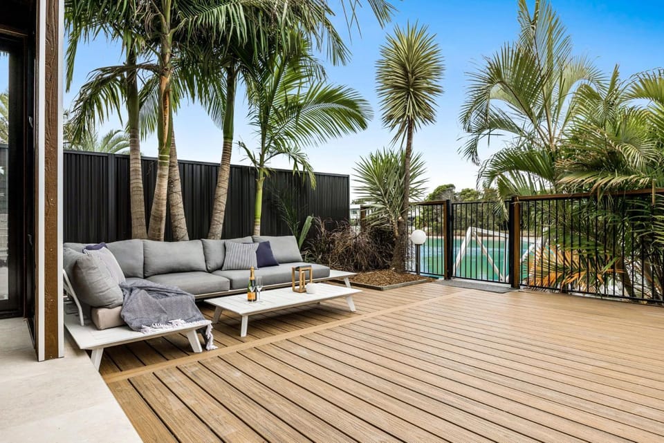 View (from property/room), Balcony/Terrace, Seating area