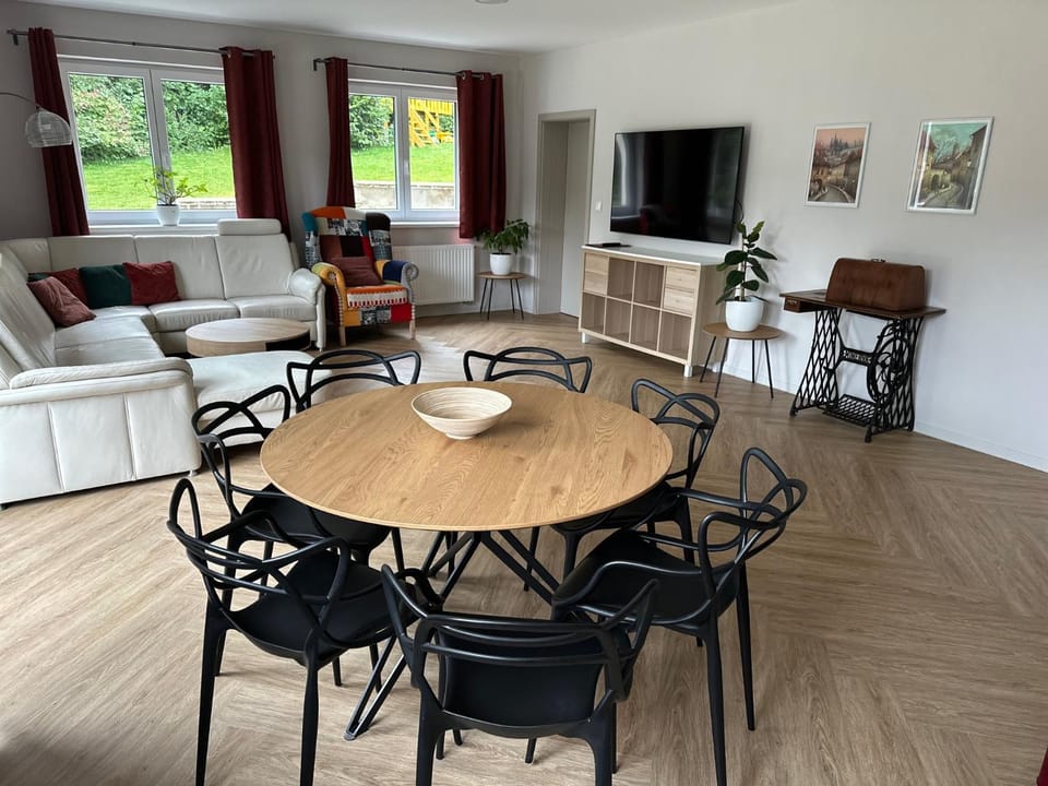 TV and multimedia, Dining area