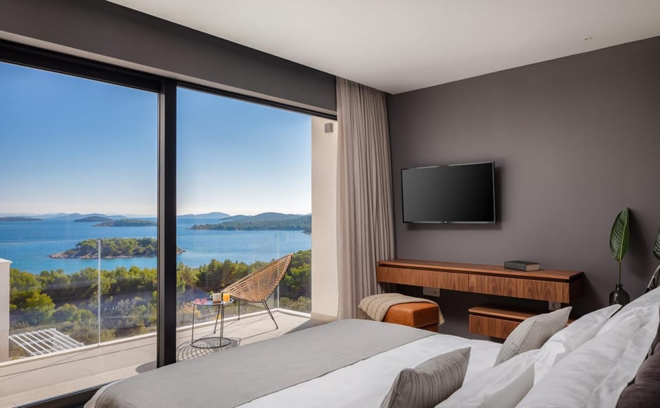 Bedroom, Sea view
