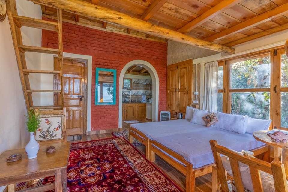 Bed, View (from property/room), Photo of the whole room, Decorative detail, Seating area, Bedroom