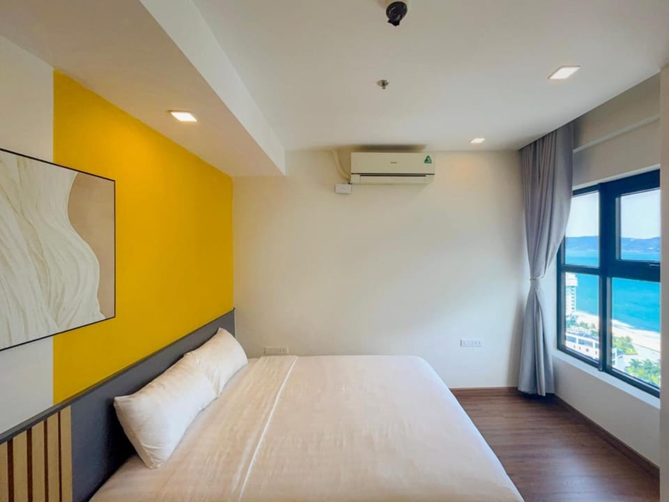 Bed, Photo of the whole room, Bedroom, air conditioner