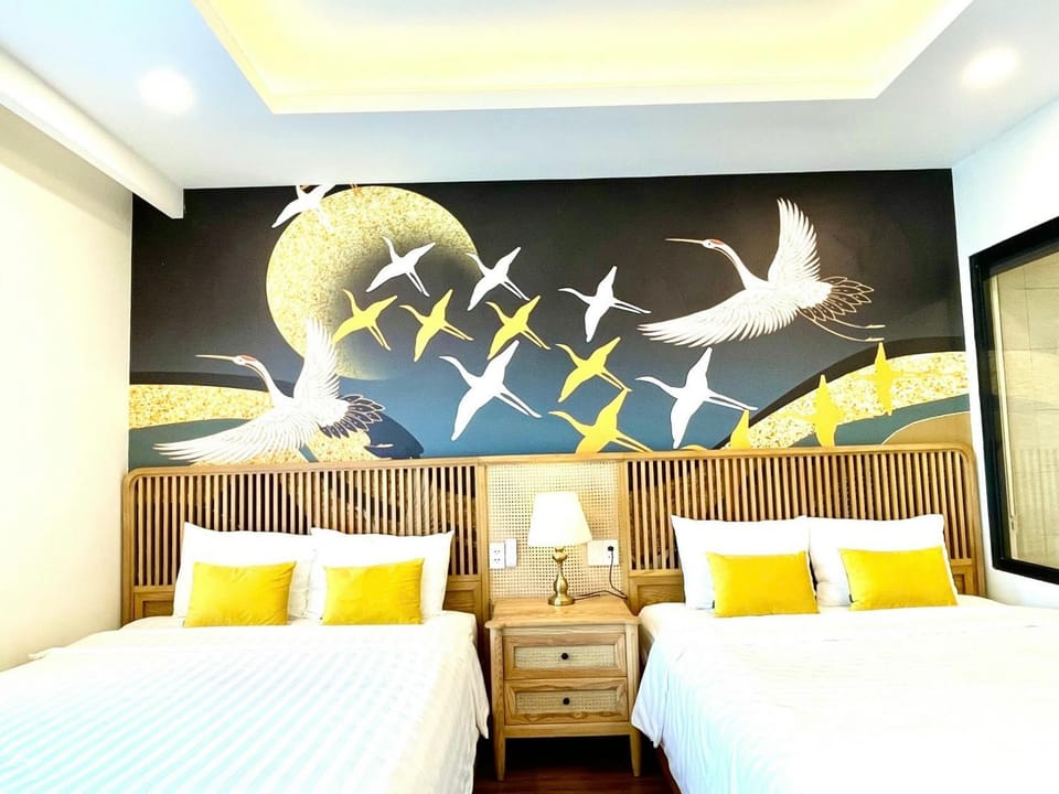 Bed, Photo of the whole room, Decorative detail, Bedroom