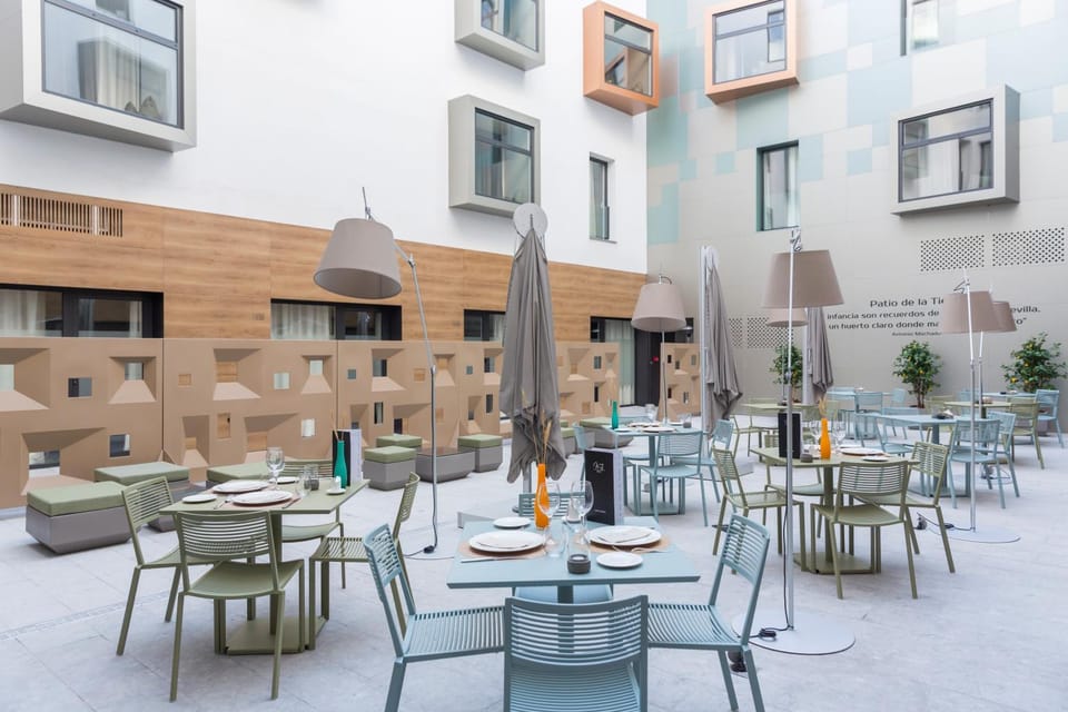 Patio, Restaurant/places to eat